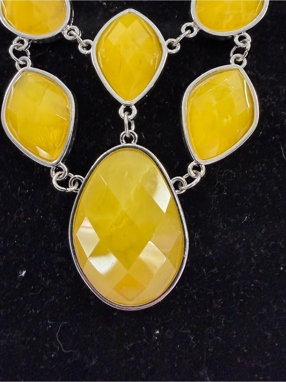 🩷5/$10🩷 Paparazzi Yellow Statement Teardrop Necklace - Women Jewelry - Picture 3 of 8